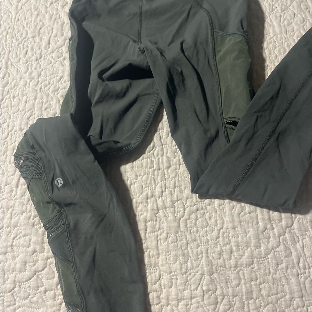 Lululemon Speed Up Skinny Leggings in‎ olive green with mesh details size 4 - Picture 6 of 9